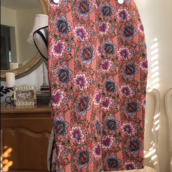 Zara embroidered Floral Pencil Skirt - Picture 2 of 4